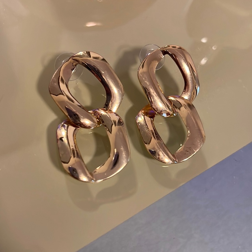 FASHION GOLD EARRINGS
